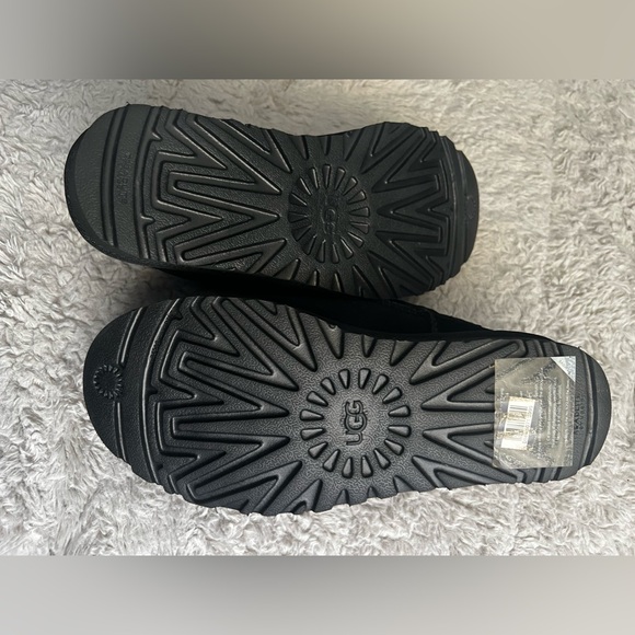 NWOT UGG clogs - Picture 2 of 5